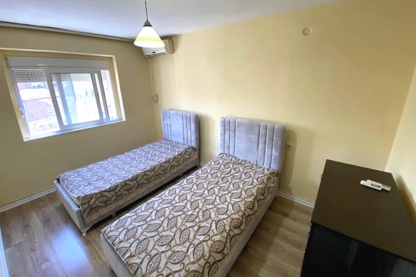 Shtepi me qera Apartament ne Tirane, 2+1, Mobilimi E mobiluar, Pagesa 47,000  Leke.