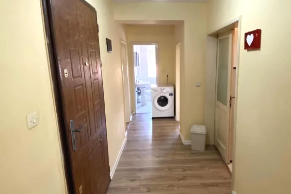 Shtepi me qera Apartament ne Tirane, 2+1, Mobilimi E mobiluar, Pagesa 47,000  Leke.