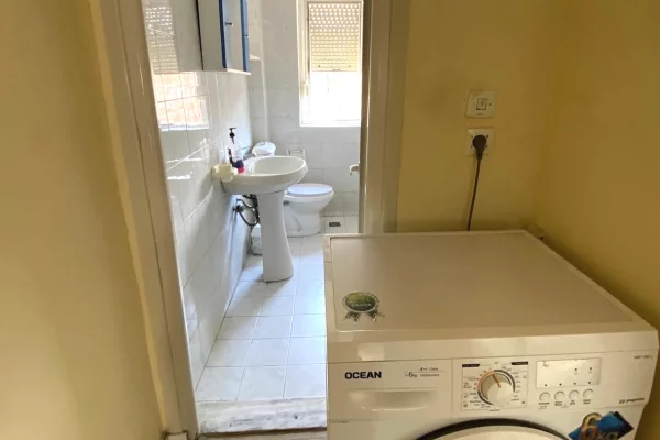 Shtepi me qera Apartament ne Tirane, 2+1, Mobilimi E mobiluar, Pagesa 47,000  Leke.