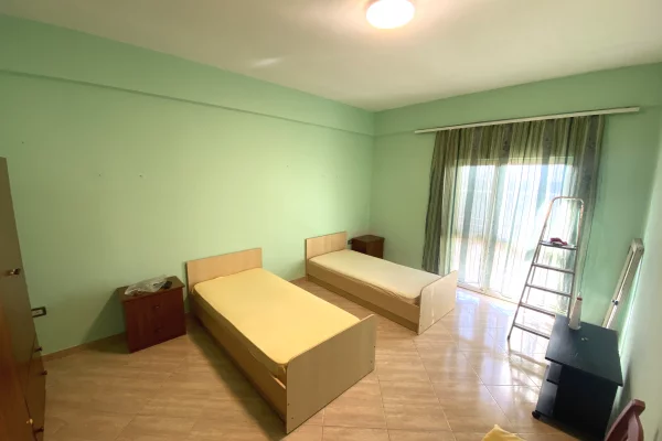 Jepet me qira apartament 2+1 pranë Ish-Tregut Elektrik / Fushës së Ali Demit