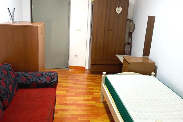 Shtepi me qera Garsoniere ne Tirane - 320 Euro