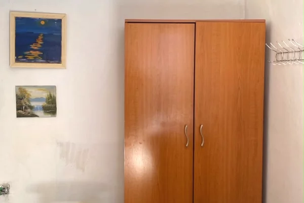 Shtepi me qera Shtepi Private ne Tirane, Garsoniere, Mobilimi E mobiluar, Pagesa 160  Euro.
