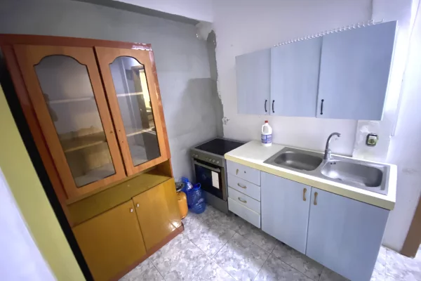 Shtepi me qera Apartament ne Tirane, 1+1, Mobilimi E mobiluar, Pagesa 30,000  Leke.