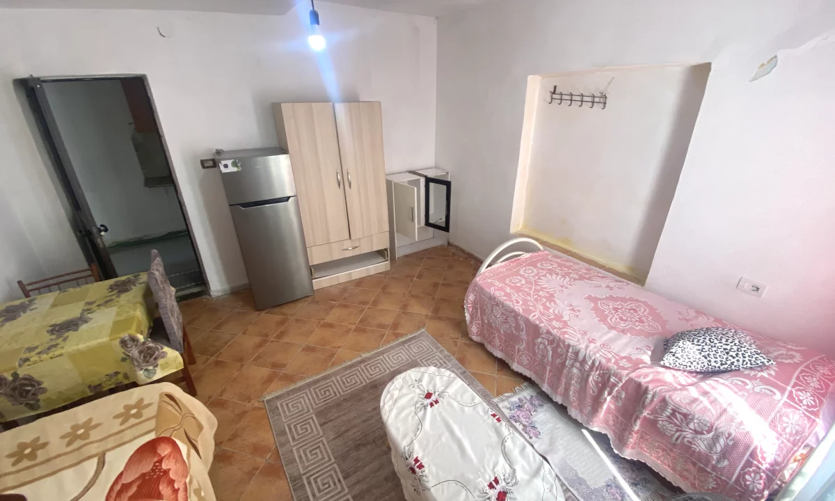 Shtepi me qera Shtepi Private ne Tirane, Garsoniere, Mobilimi E mobiluar, Pagesa 22,000  Leke.