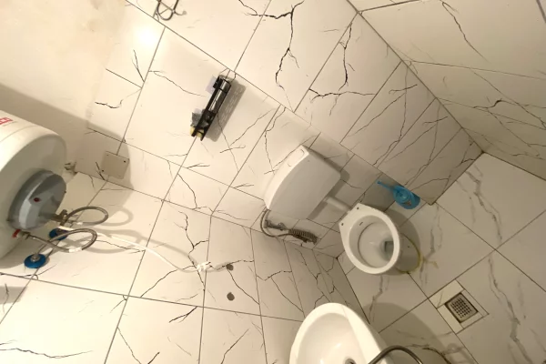 Shtepi me qera Shtepi Private ne Tirane, Garsoniere, Mobilimi E mobiluar, Pagesa 20,000  Leke.
