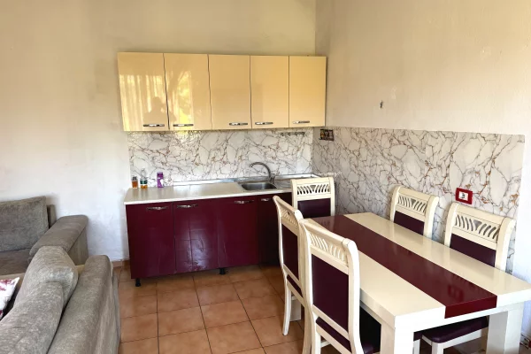 Shtepi me qera Vila Luksoze ne Tirane, 2+1, Mobilimi E mobiluar, Pagesa 40,000  Leke.