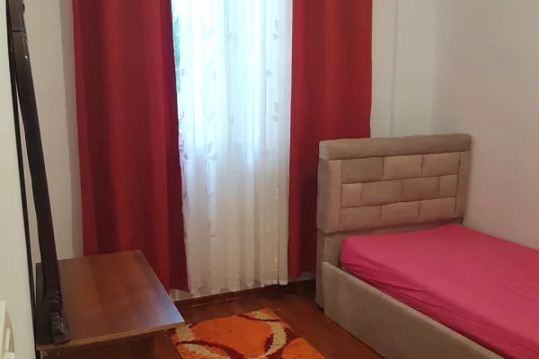Villa di lusso in affitto a Tirana 2+1, Arredato