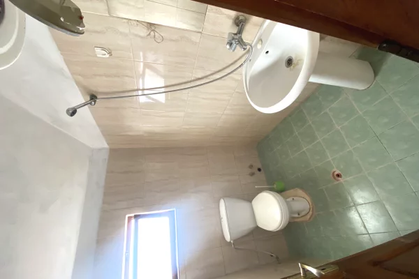 Shtepi me qera Shtepi Private ne Tirane, Garsoniere, Mobilimi E mobiluar, Pagesa 20,000  Leke.
