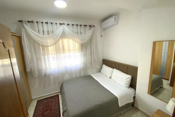 Shtepi me qera Vila Luksoze ne Tirane, 1+1, Mobilimi E mobiluar, Pagesa 55,000  Leke.