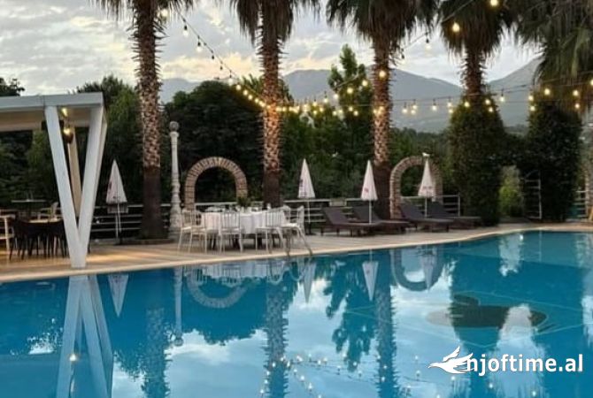 Ambiente Commerciale in Affitto 2+1 a Tirana - 4,000 Euro