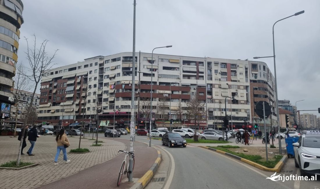 SUPER Ambient komercial per shitje ne ASTIR