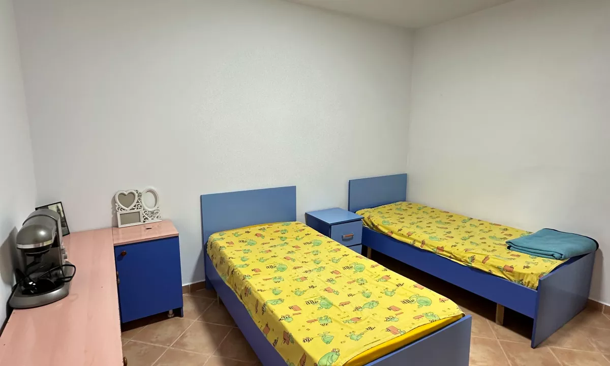 Shtepi me qera Apartament ne Tirane, 2+1, Mobilimi E mobiluar, Pagesa 350  Euro.