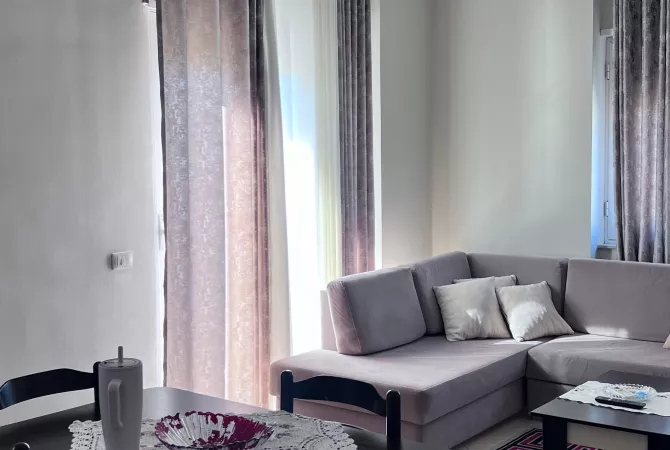 Shtepi me qera Apartament ne Tirane, 1+1, Mobilimi E mobiluar, Pagesa 500  Euro.