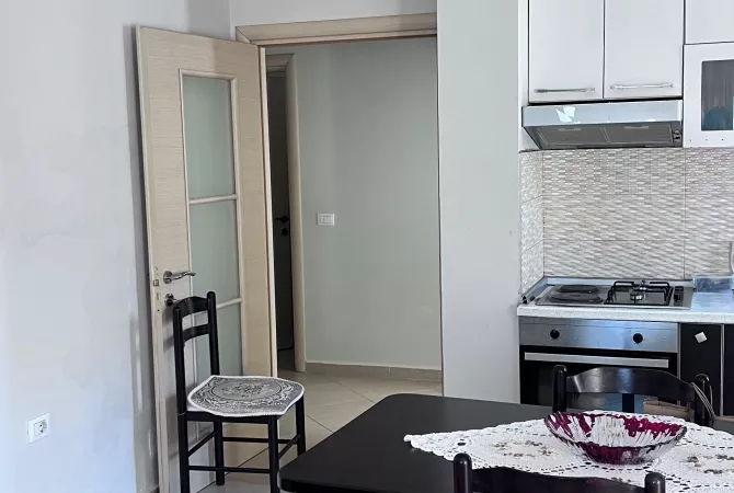 Shtepi me qera Apartament ne Tirane, 1+1, Mobilimi E mobiluar, Pagesa 500  Euro.