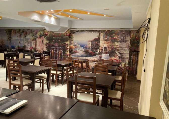 Ambiente Commerciale in Vendita 2+1 a Valona - 380,000 Euro