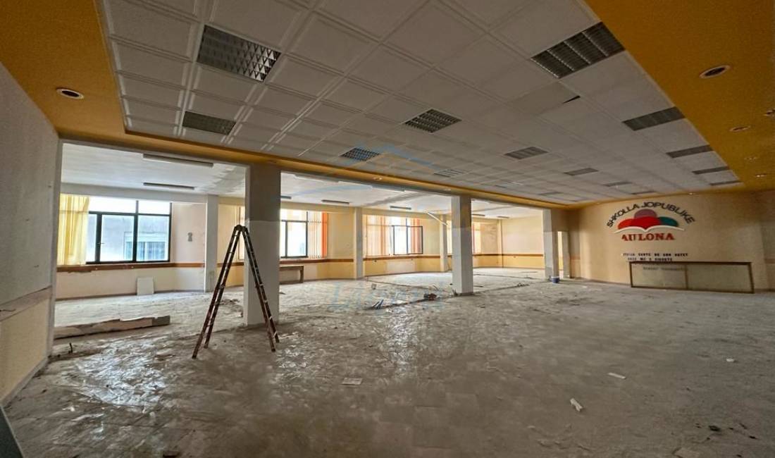 Shitet, Godine Biznesi, Qender, Vlore LI33728