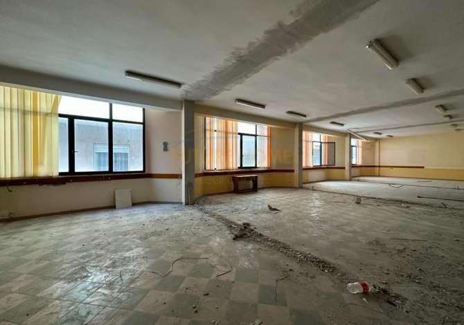 Shitet, Godine Biznesi, Qender, Vlore LI33728