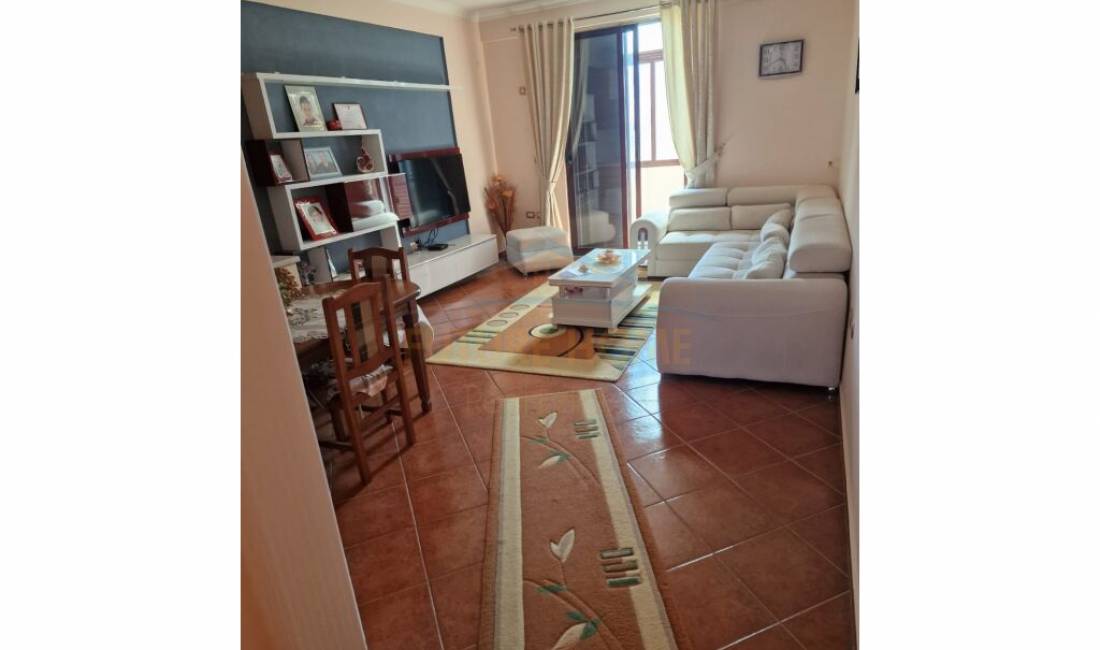 Shtepi me qera Apartament ne Vlore, 1+1, Mobilimi E mobiluar, Pagesa 400  Euro.