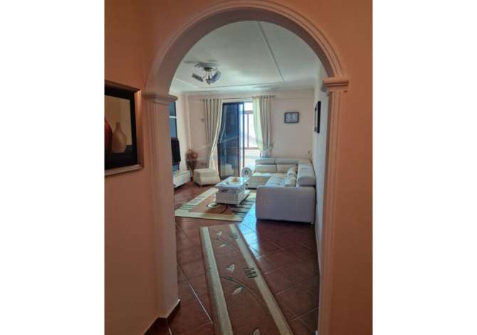 Shtepi me qera Apartament ne Vlore, 1+1, Mobilimi E mobiluar, Pagesa 400  Euro.