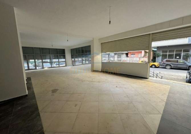 Ambiente Commerciale in Affitto 1+1 a Valona - 3,000 Euro