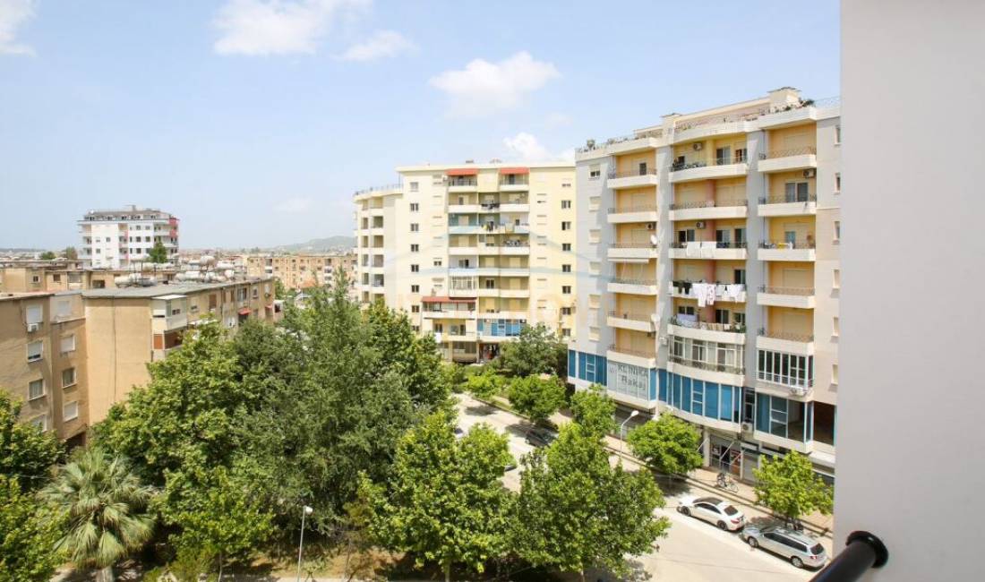 Shtepi me qera Apartament ne Vlore, 1+1, Mobilimi E mobiluar, Pagesa 300  Euro.