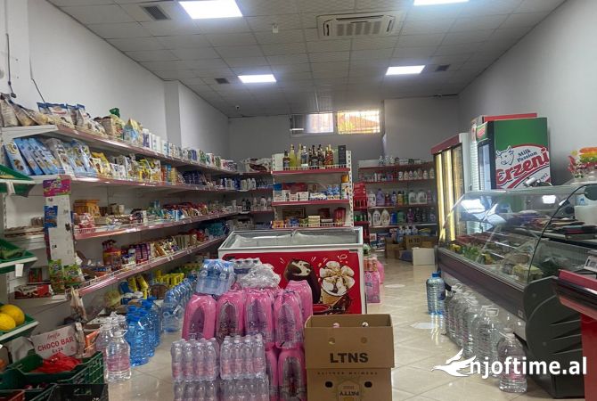 Ambiente Commerciale in Affitto 1+1 a Valona - 500 Euro