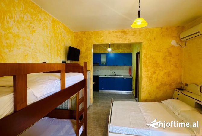 Shtepi me qera Shtepi Private ne Vlore, 1+1, Mobilimi E mobiluar, Pagesa 200  Euro.