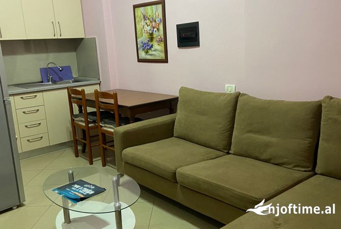 Shtepi me qera Apartament ne Vlore, 1+1, Mobilimi E mobiluar, Pagesa 250  Euro.