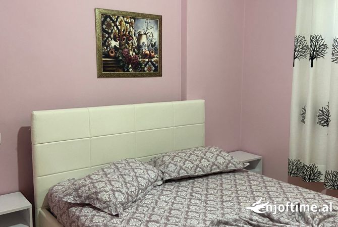 Shtepi me qera Apartament ne Vlore, 1+1, Mobilimi E mobiluar, Pagesa 250  Euro.