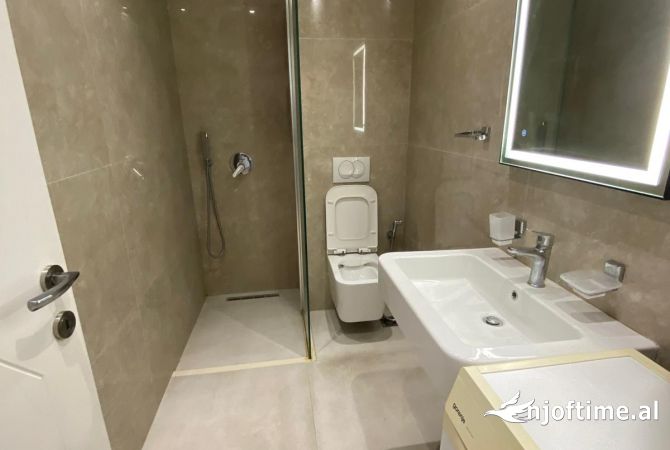 Shtepi me qera Apartament ne Vlore, 1+1, Mobilimi E mobiluar, Pagesa 400  Euro.