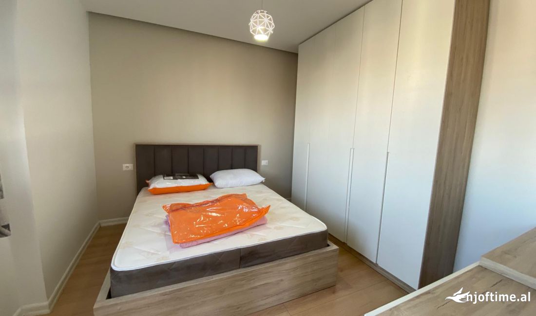 Shtepi me qera Apartament ne Vlore, 1+1, Mobilimi E mobiluar, Pagesa 400  Euro.