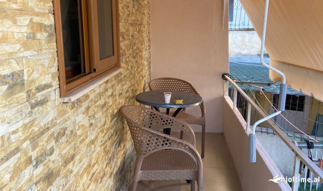 Shtepi me qera Apartament ne Vlore, 1+1, Mobilimi E mobiluar, Pagesa 200  Euro.