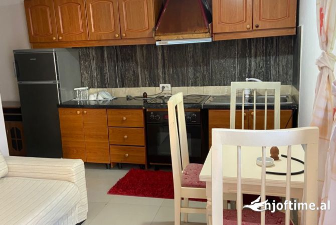 Shtepi me qera Apartament ne Vlore, 1+1, Mobilimi E mobiluar, Pagesa 200  Euro.