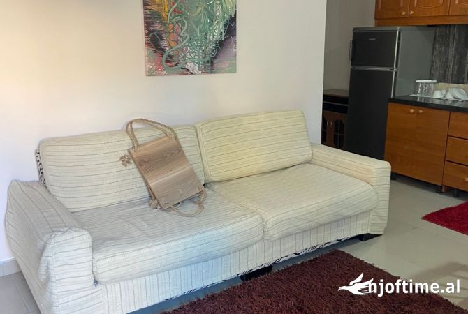 Shtepi me qera Apartament ne Vlore, 1+1, Mobilimi E mobiluar, Pagesa 200  Euro.