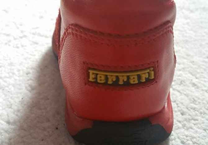 Veshje dhe Aksesor per Femije ne Tirane - 1,000 Leke