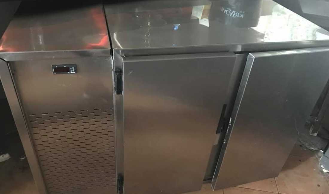 Shiten Frigorifer Banak per Bar ose Restorant 