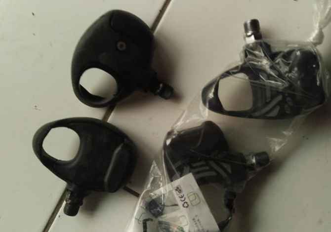 Pedale profesionale. Road bike pedale ose kembeza.