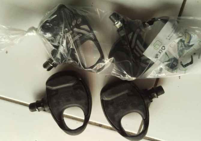 Pedale profesionale. Road bike pedale ose kembeza.