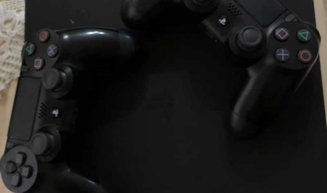Shitet ps4 1trb slim