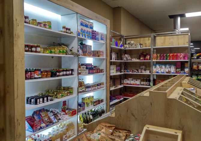 Shiten Frigorifer Mural dhe paisje supermarketi