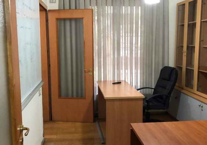 Ambiente Commerciale in Affitto a Tirana - 100 Euro