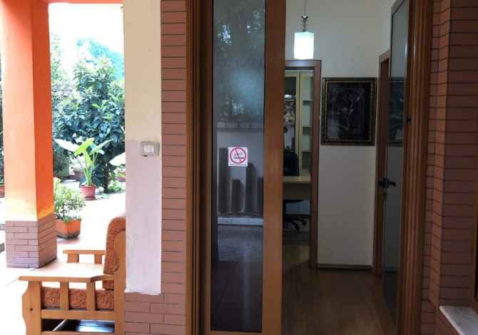 Ambiente Commerciale in Affitto a Tirana - 100 Euro