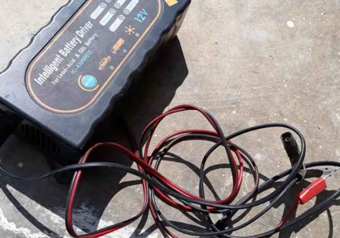 Shiten pjese per makina.