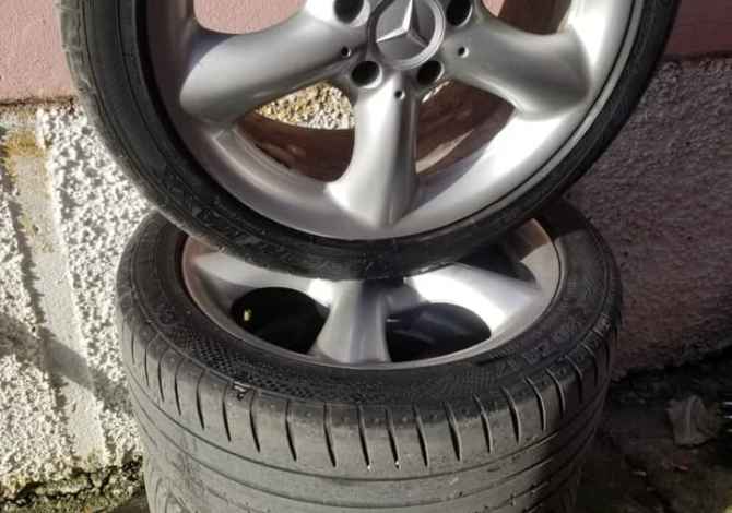 Shiten disqet me gjithe goma 