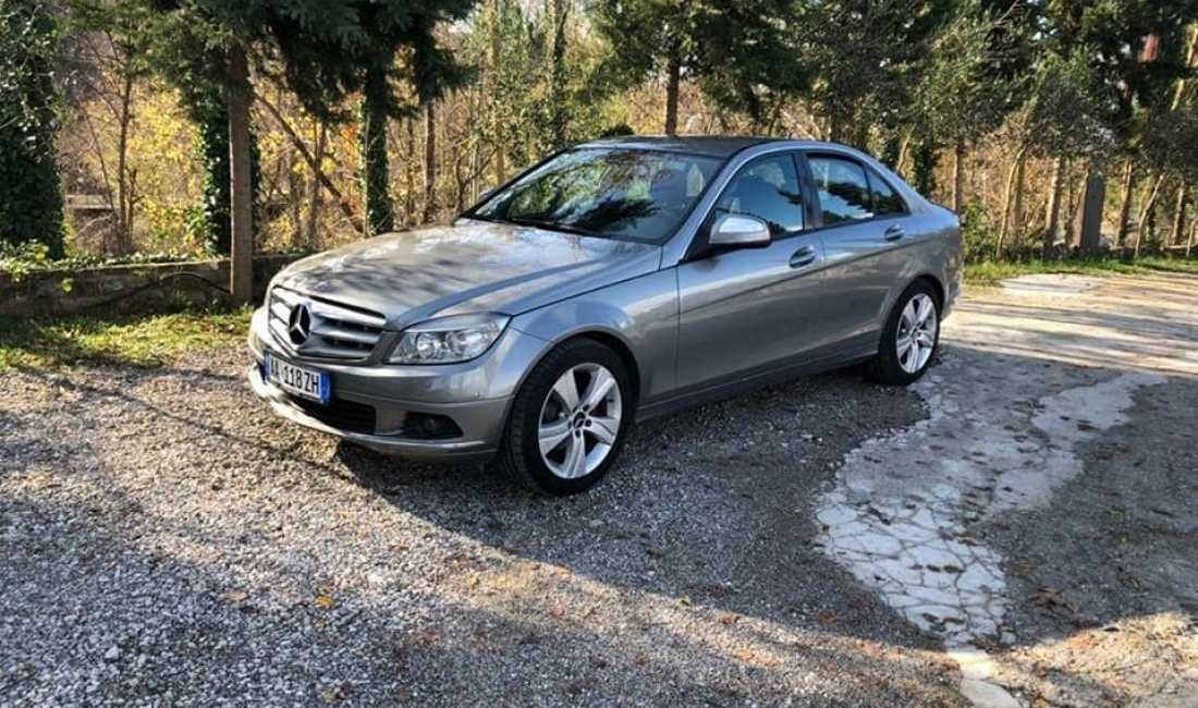 Auto in Vendita a Tirana, Mercedes-Benz, 2008 Diesel,Kambio 0.07 Pagamento 7,000  Euro.