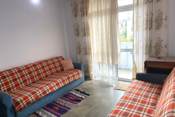 Shtepi me qera Apartament ne Tirane, 2+1, Mobilimi E mobiluar, Pagesa 45,000  Leke.
