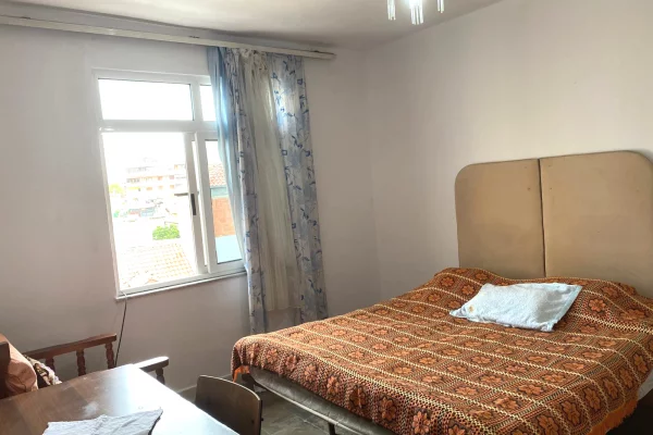 Shtepi me qera Apartament ne Tirane, 2+1, Mobilimi E mobiluar, Pagesa 45,000  Leke.