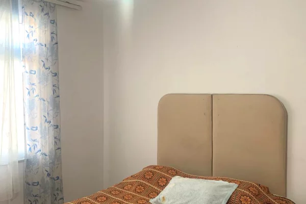Shtepi me qera Apartament ne Tirane, 2+1, Mobilimi E mobiluar, Pagesa 45,000  Leke.