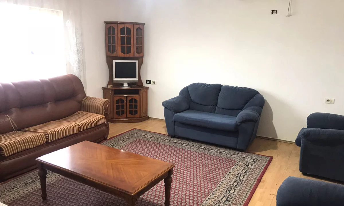 Shtepi me qera Apartament ne Tirane, 2+1, Mobilimi E mobiluar, Pagesa 40,000  Leke.