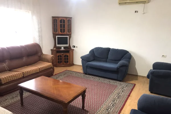 Shtepi me qera 2+1 ne Tirane - 40,000 Leke